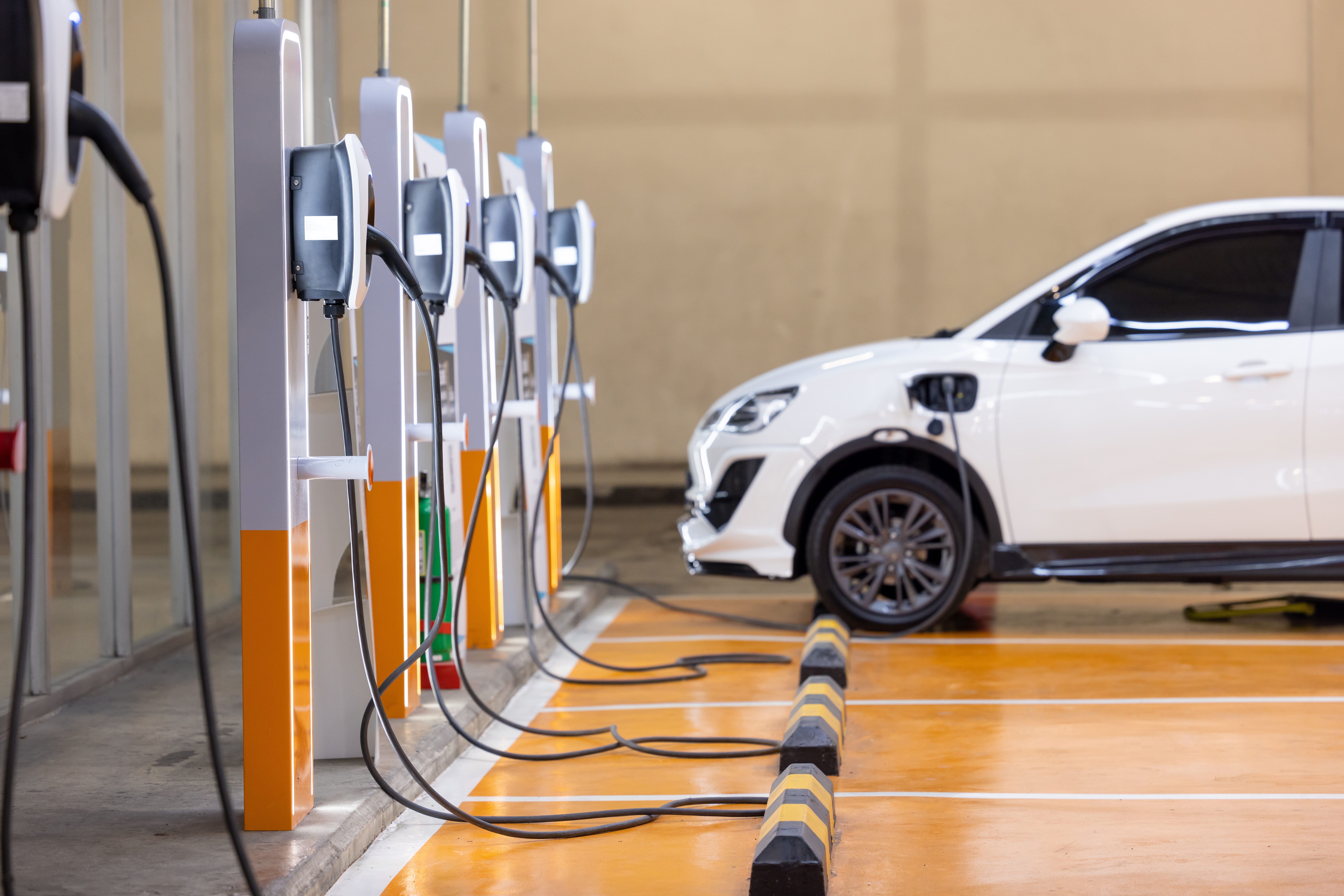 shutterstock_23148Electric vehicle charging infrastructure in Saudi Arabia12733