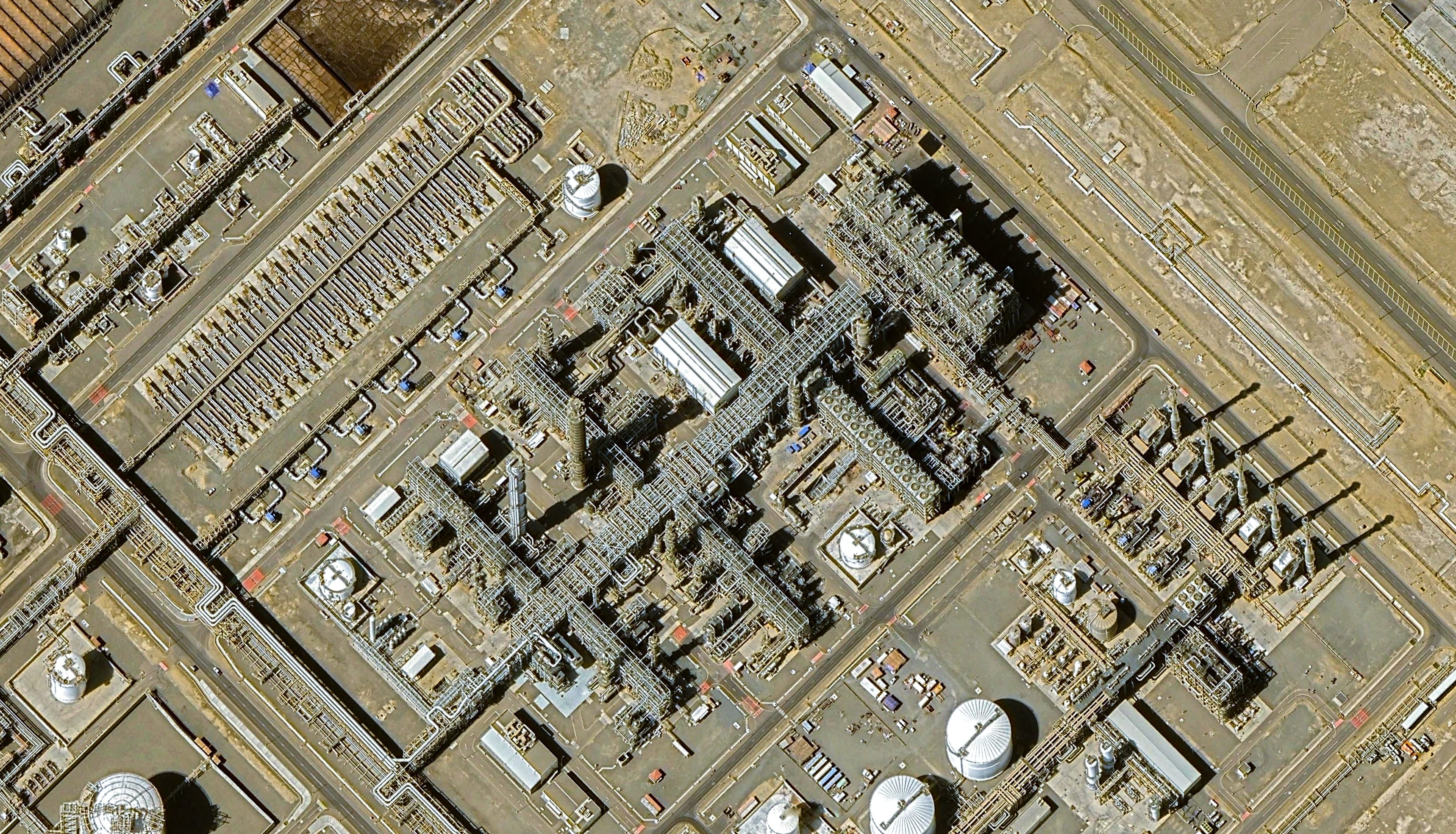 Aerial view of an industrial energy facility in Saudi Arabia